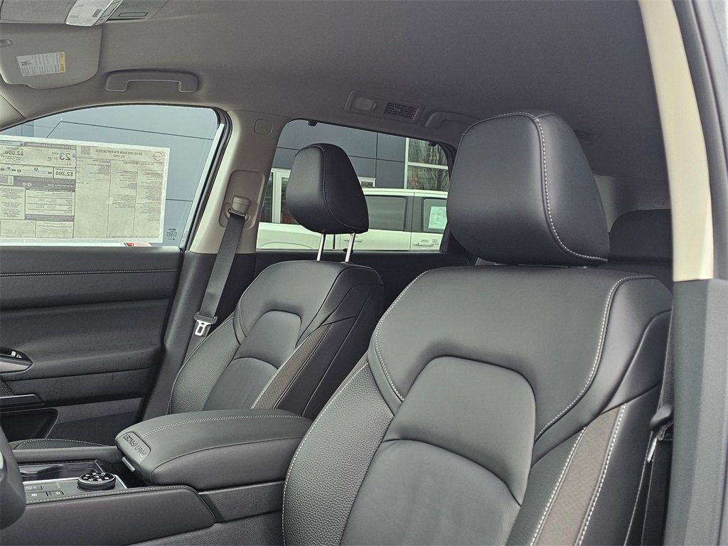 New 2025 Nissan Pathfinder SL image 17