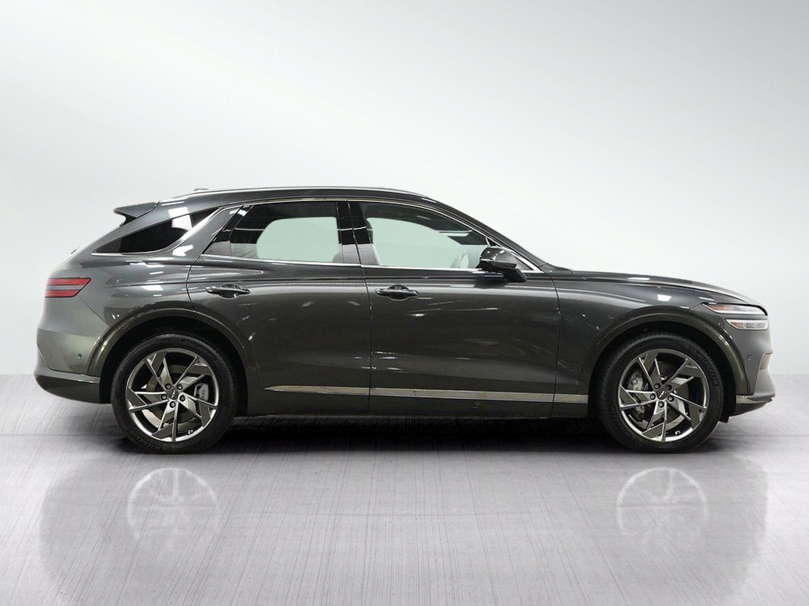Used 2023 Genesis Electrified GV70 AWD/4WD image 6