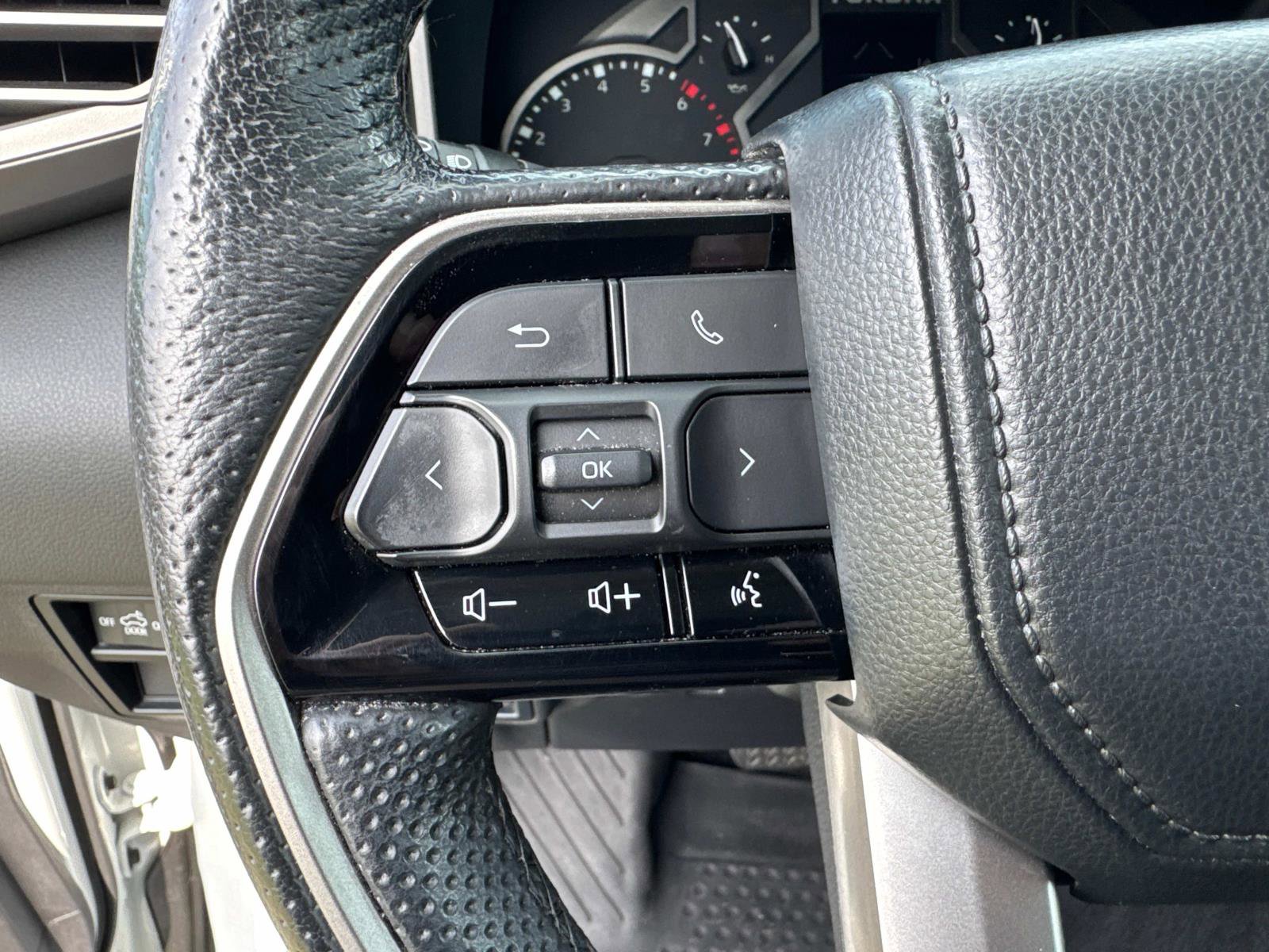 Used 2022 Toyota Tundra Limited AWD/4WD image 33