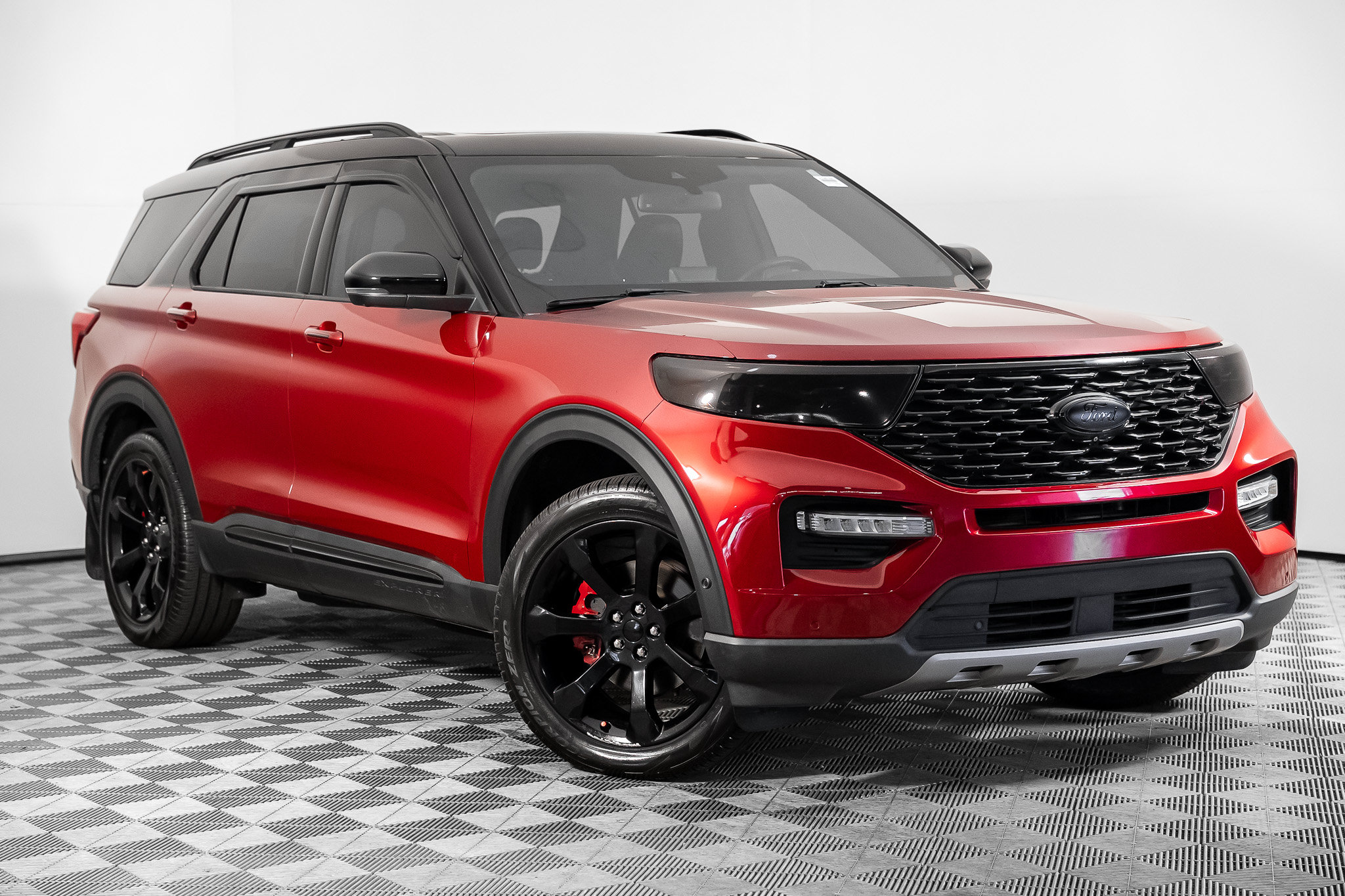 Used 2020 Ford Explorer Platinum w/ Premium Technology Package