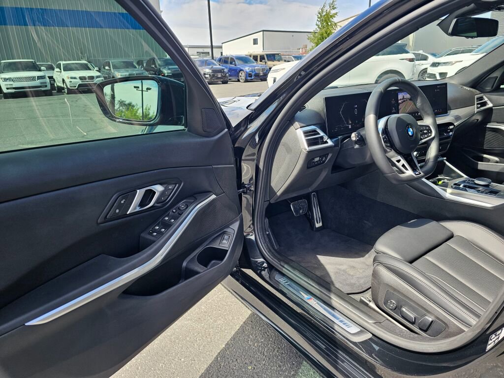 Used 2025 BMW 330i xDrive Sedan w/ M Sport Package image 18
