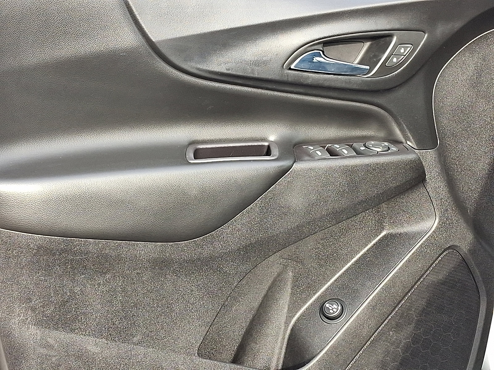 Used 2018 Chevrolet Equinox LT image 13