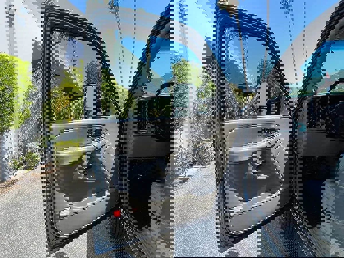 Used 2007 Chevrolet Silverado 3500 LT w/ Heavy-Duty Power Package image 16