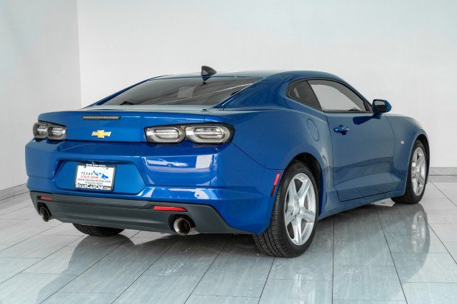 Used 2021 Chevrolet Camaro LT w/ Technology Package RWD image 6