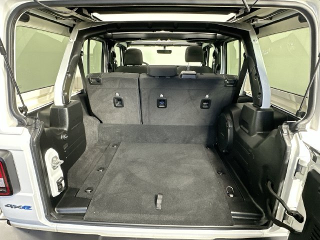 Used 2023 Jeep Wrangler Unlimited w/ Sun & Screen Package AWD/4WD image 33