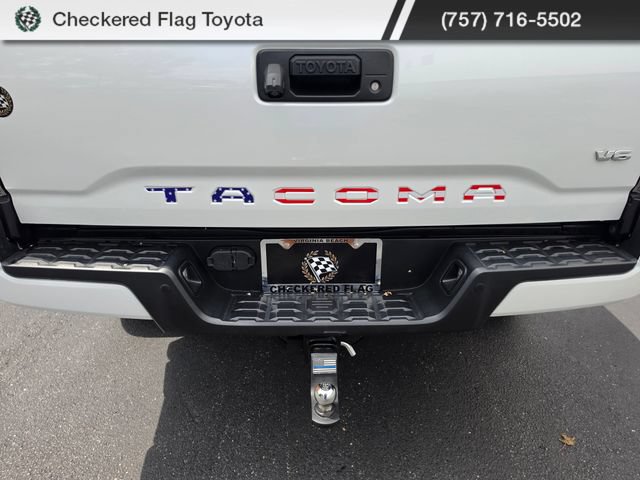Used 2023 Toyota Tacoma TRD Sport w/ TRD Premium Sport Package AWD/4WD image 13