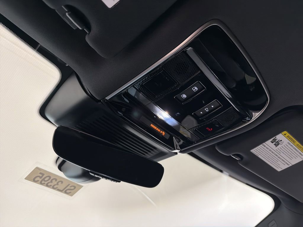 New 2026 Land Rover Range Rover SE image 18