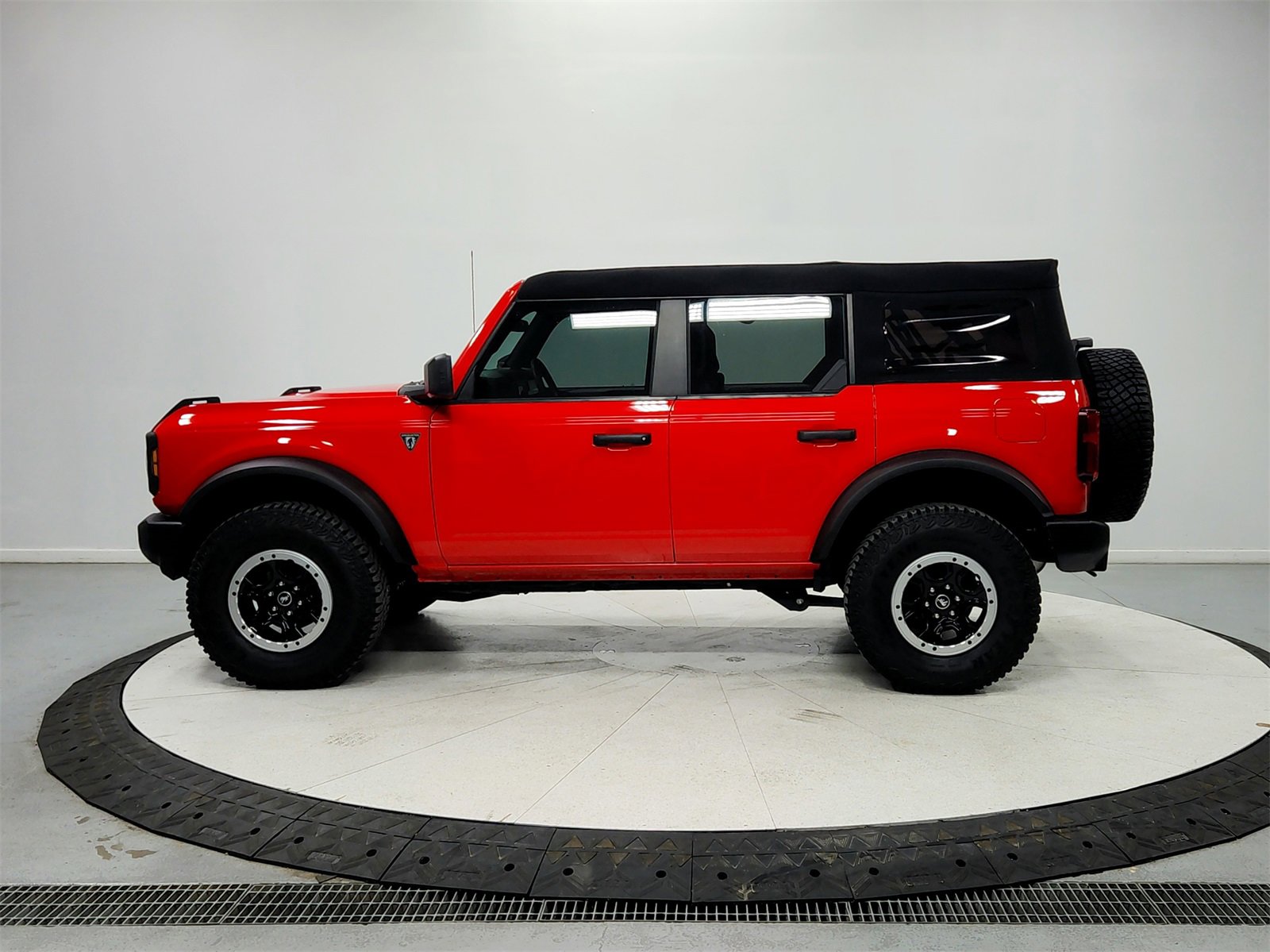 Used 2023 Ford Bronco 4-Door w/ Sasquatch Package image 4