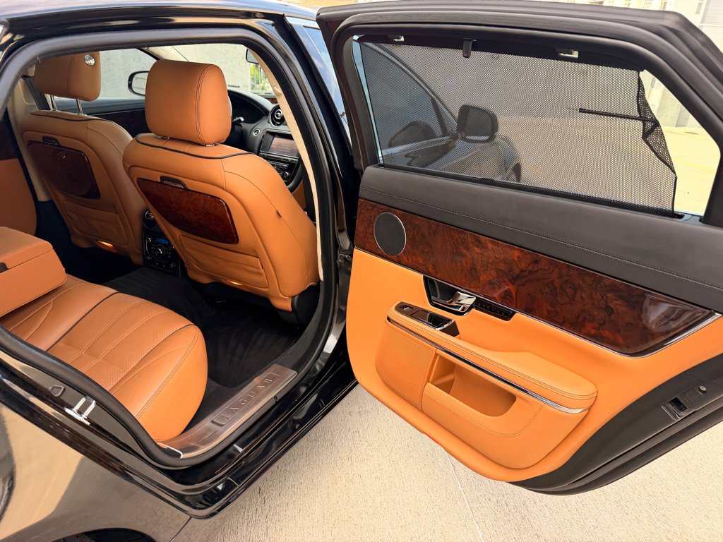 Used 2011 Jaguar XJ L RWD image 17