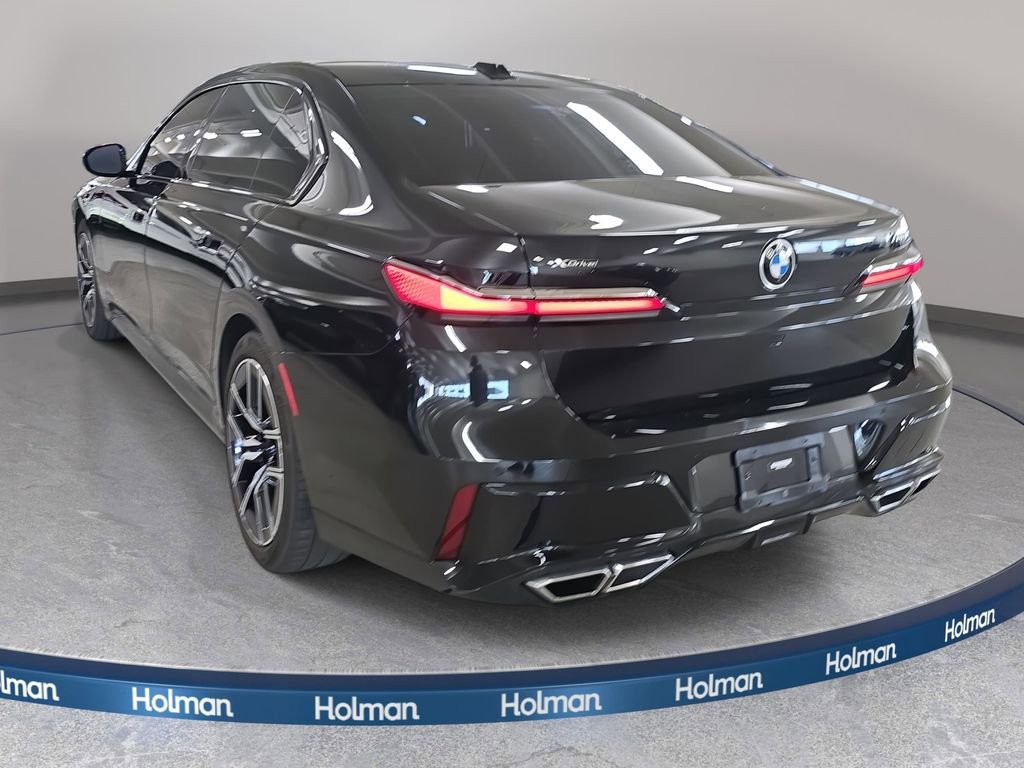 Certified 2023 BMW 760i xDrive image 9