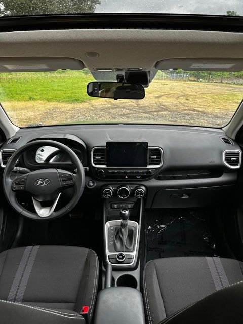 Certified 2025 Hyundai Venue SEL FWD image 22