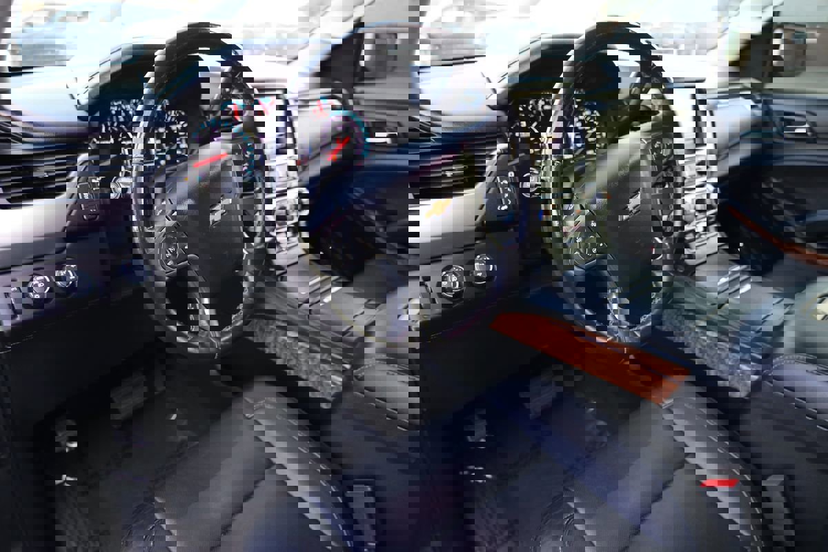 Used 2018 Chevrolet Suburban Premier image 26