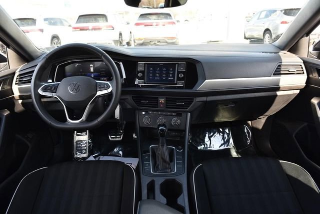 Certified 2024 Volkswagen Jetta Sport image 7