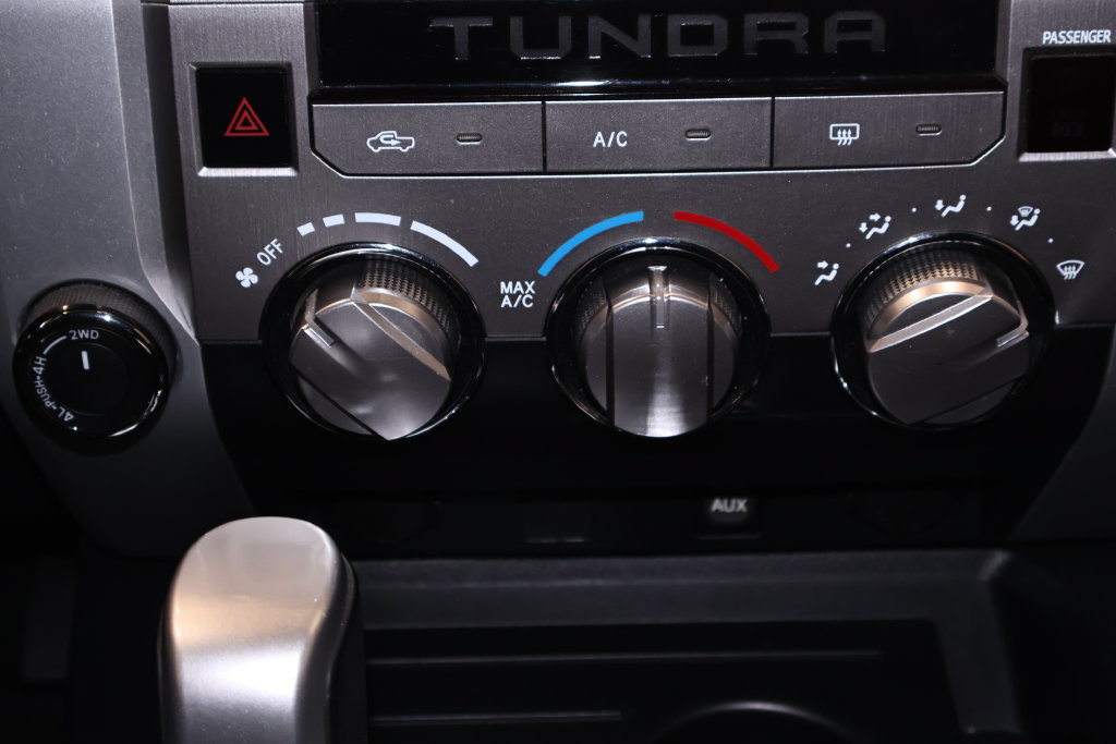 Used 2017 Toyota Tundra SR5 w/ TRD Off Road Package AWD/4WD image 33