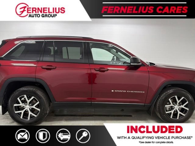 Used 2023 Jeep Grand Cherokee Limited AWD/4WD image 9