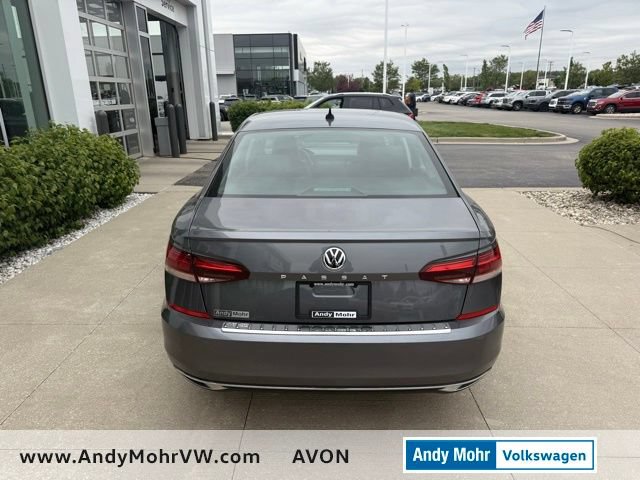 Certified 2022 Volkswagen Passat 2.0T SE FWD image 9