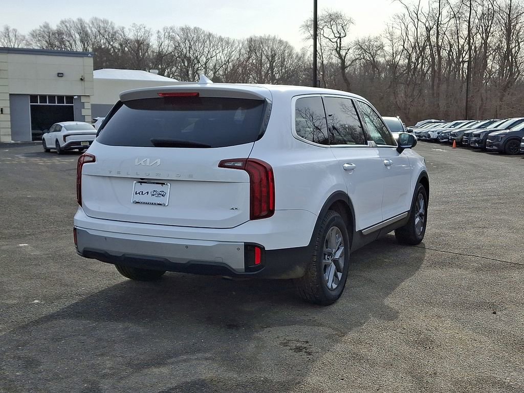 Used 2024 Kia Telluride LX image 7