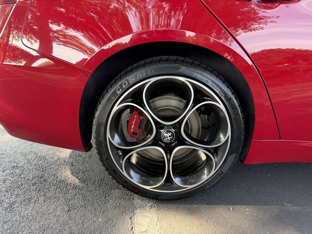 Used 2022 Alfa Romeo Giulia Veloce AWD/4WD image 43
