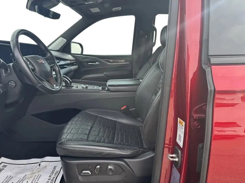 Used 2021 Cadillac Escalade Sport Platinum image 10