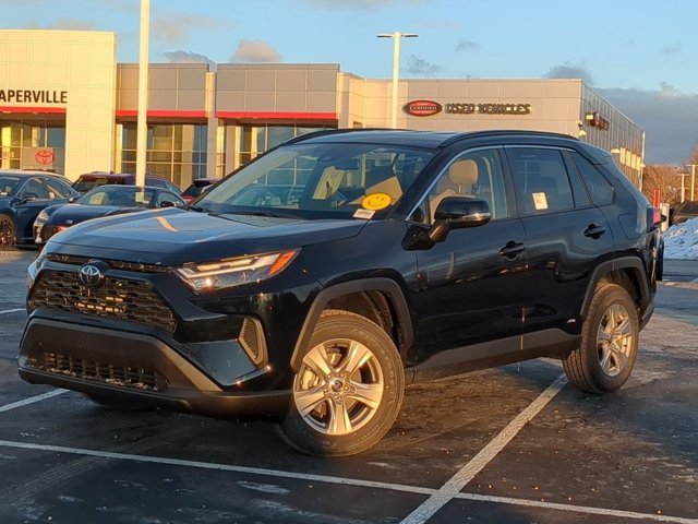 Used 2025 Toyota RAV4 XLE image 2