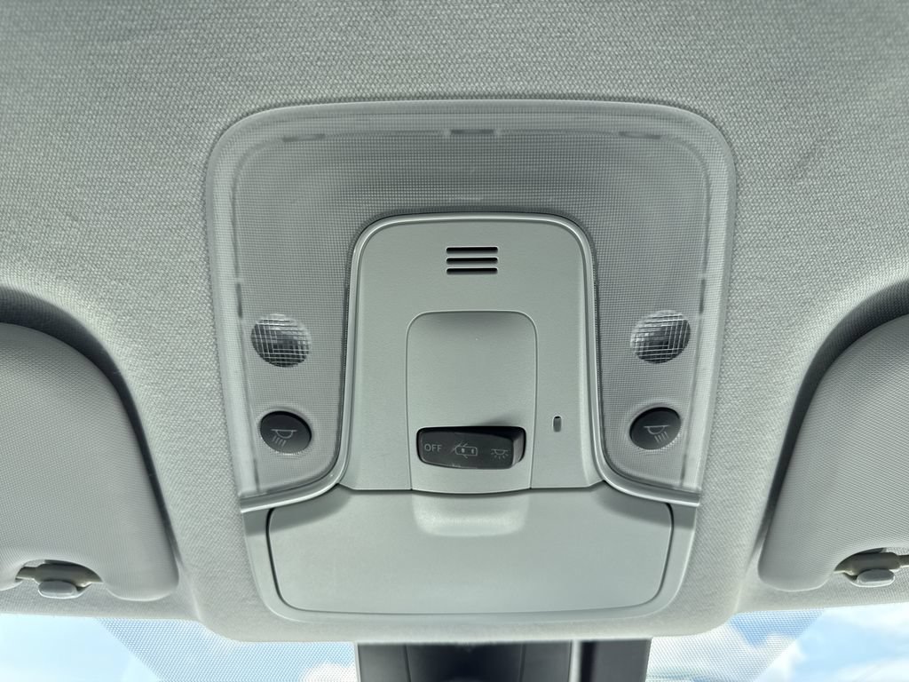 Used 2017 Toyota Prius Three Touring FWD image 28