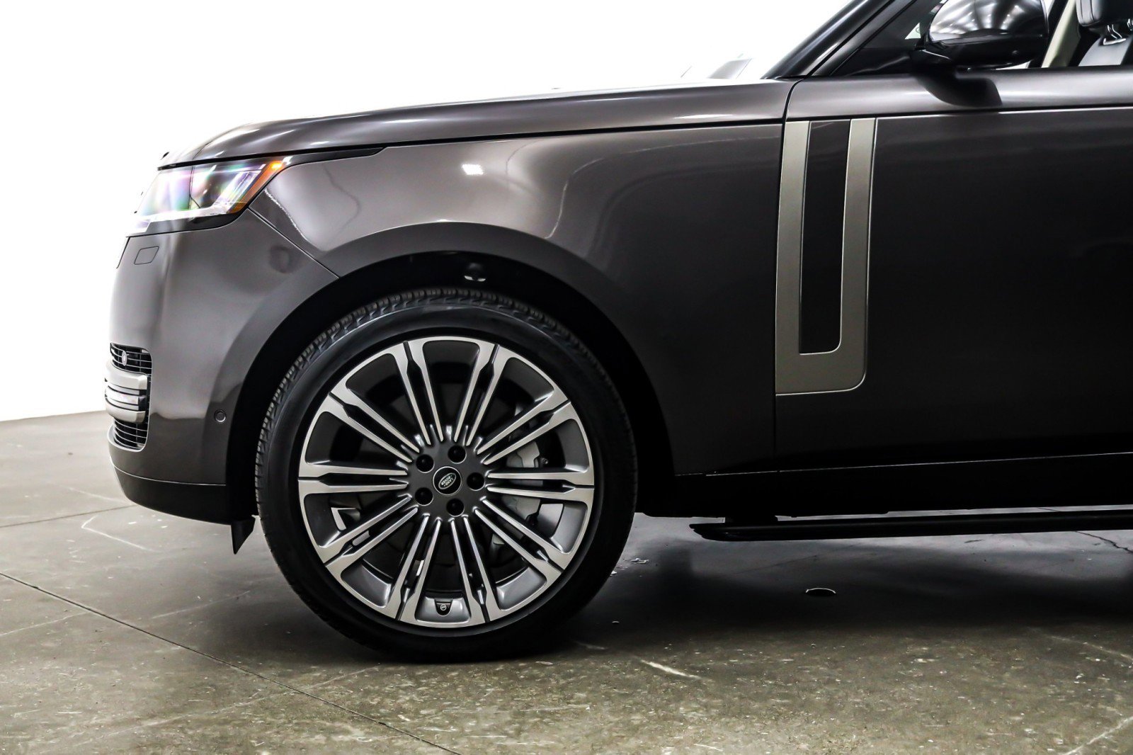 Used 2024 Land Rover Range Rover SE image 11