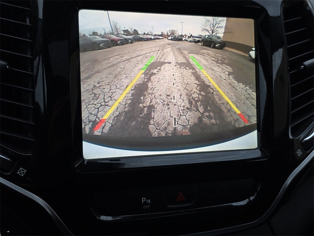 Used 2019 Jeep Cherokee Limited image 35