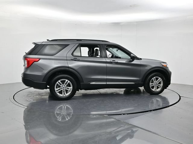 Certified 2024 Ford Explorer XLT w/ Equipment Group 202A AWD/4WD image 2