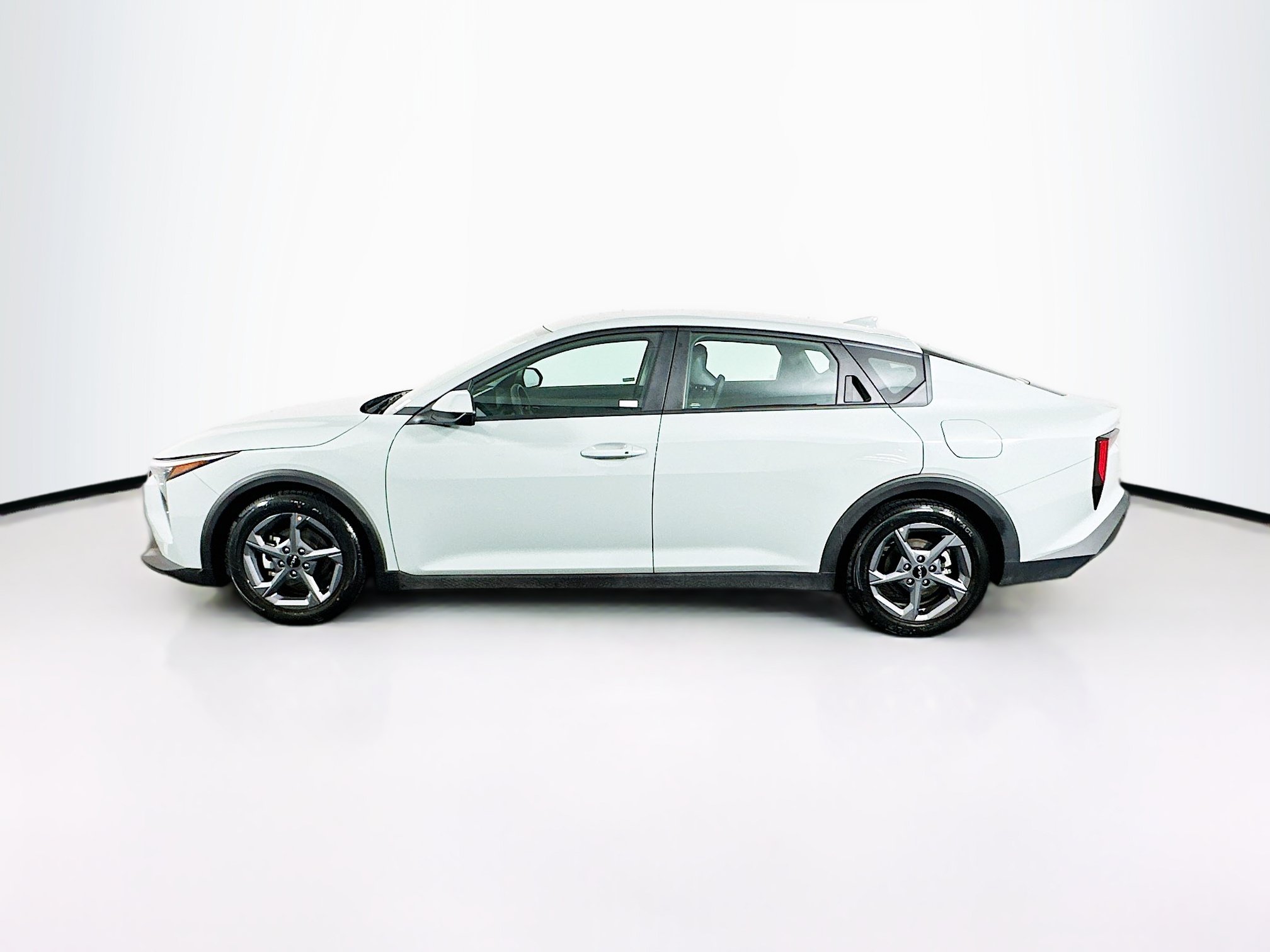 Used 2025 Kia K4 FWD image 4
