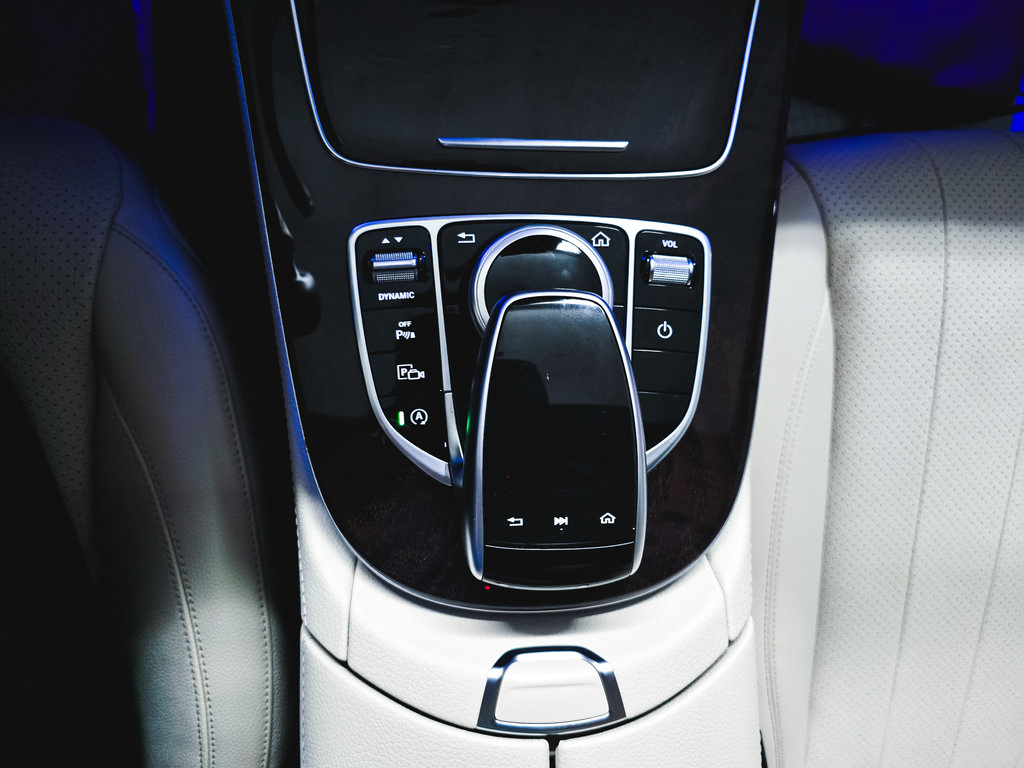 Used 2019 Mercedes-Benz E 300 4MATIC image 33