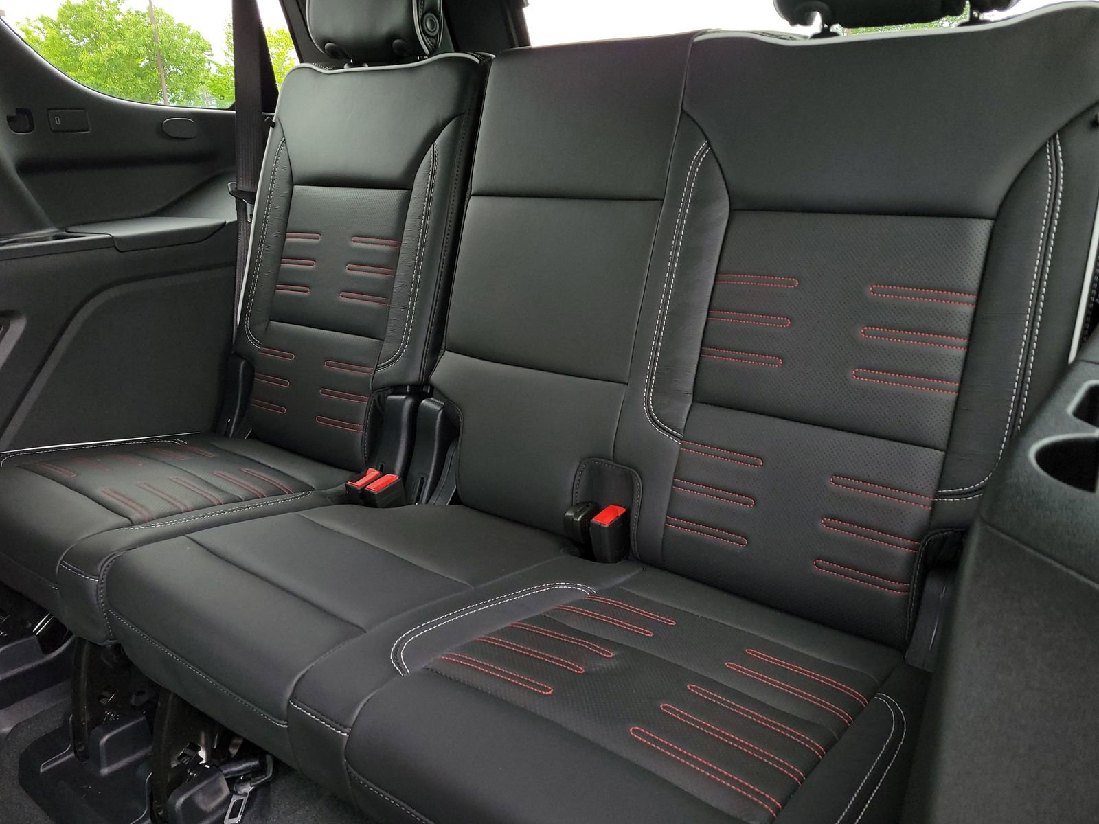 Used 2025 GMC Yukon AT4 Ultimate AWD/4WD image 12
