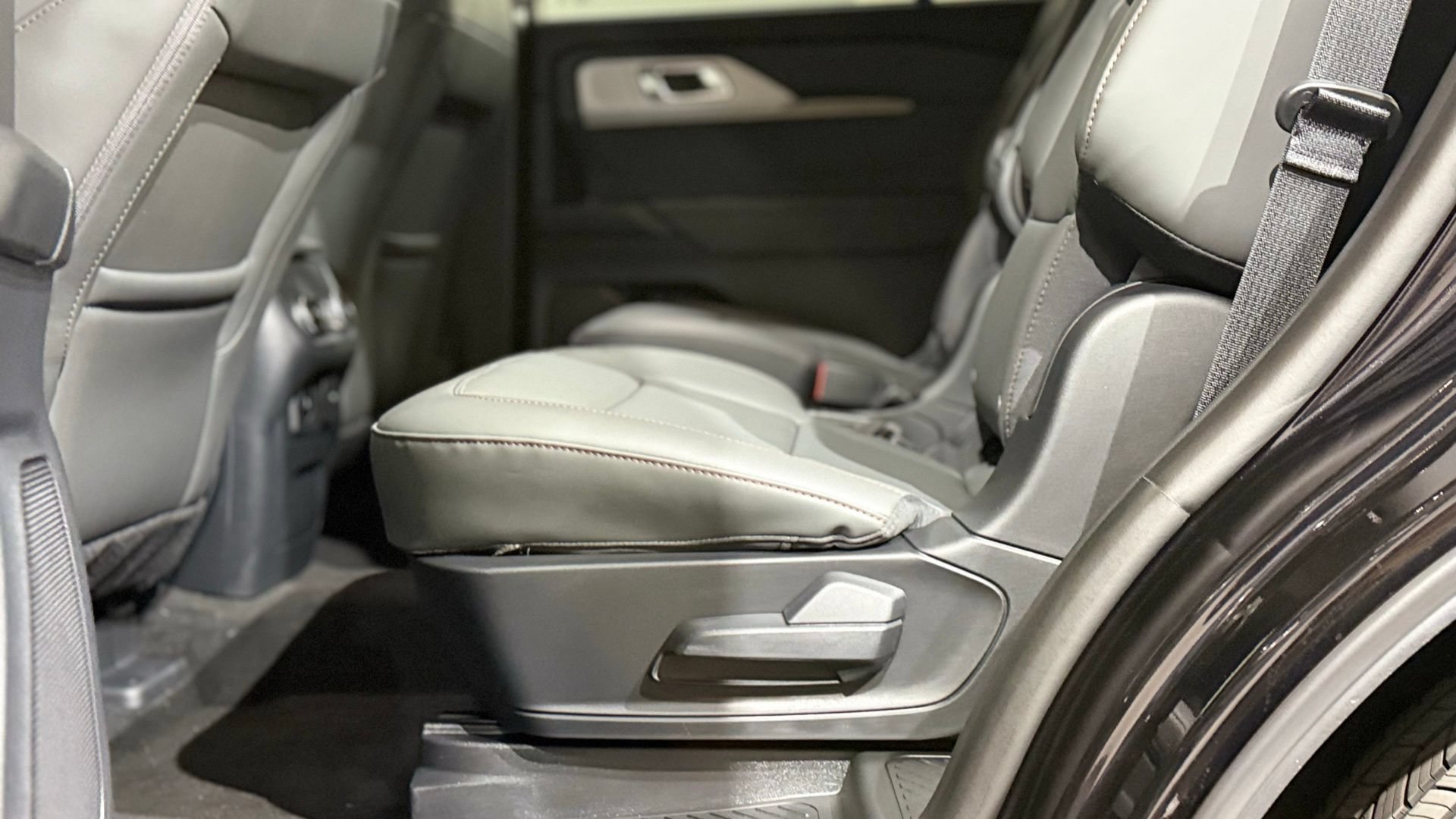 New 2026 Ford Explorer Active w/ Active Comfort Package AWD/4WD image 51