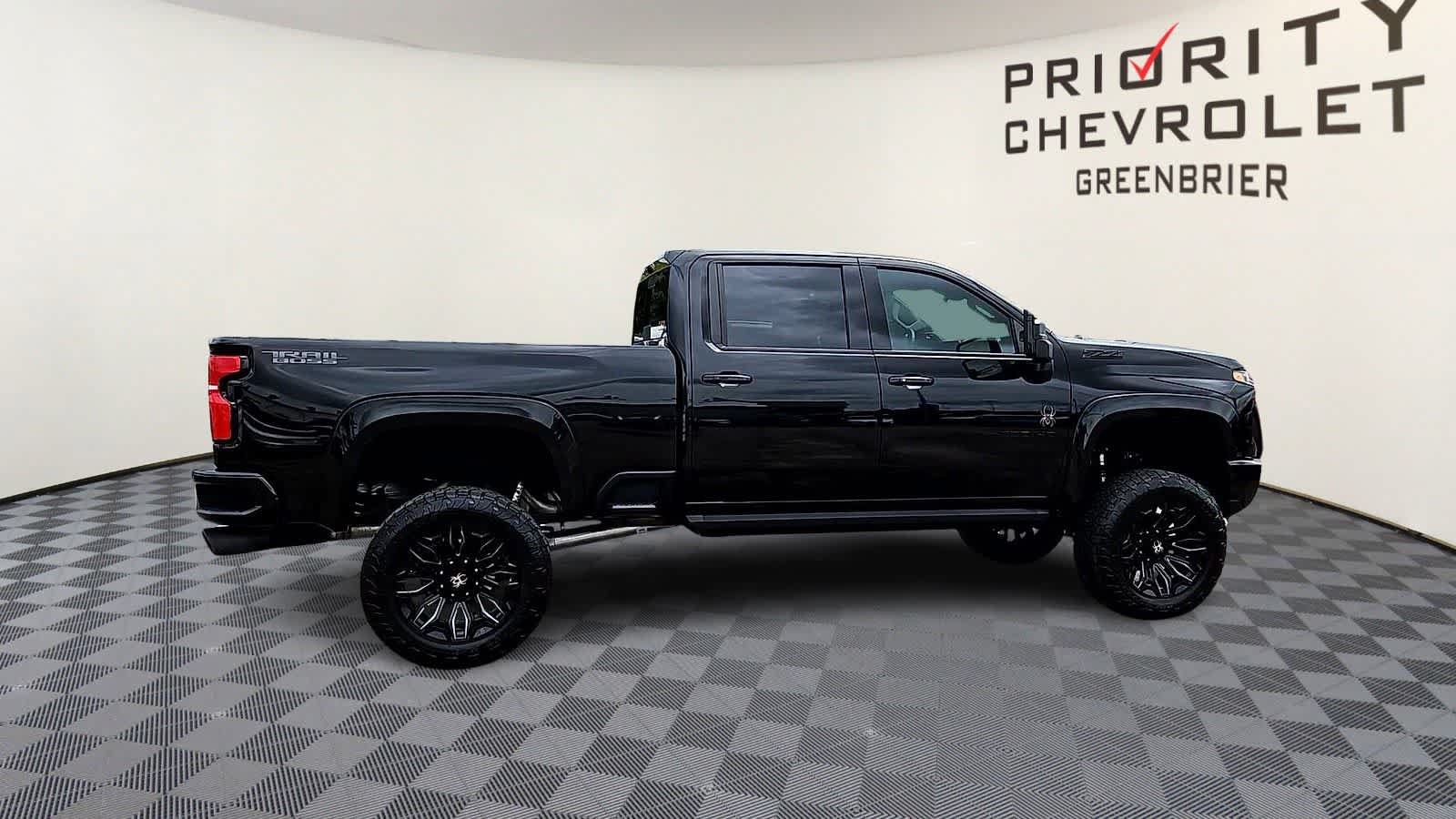 Used 2025 Chevrolet Silverado 2500 LTZ w/ Trail Boss Package AWD/4WD image 9