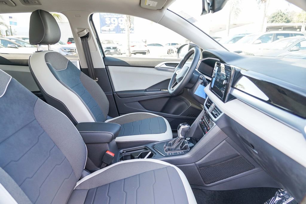 New 2025 Volkswagen Taos SE image 25
