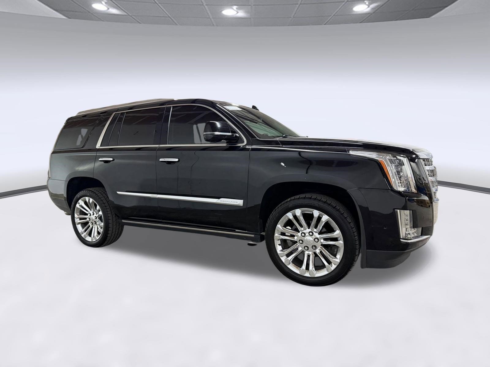 Used 2019 Cadillac Escalade Premium Luxury w/ LPO, Radiant Package AWD/4WD image 7