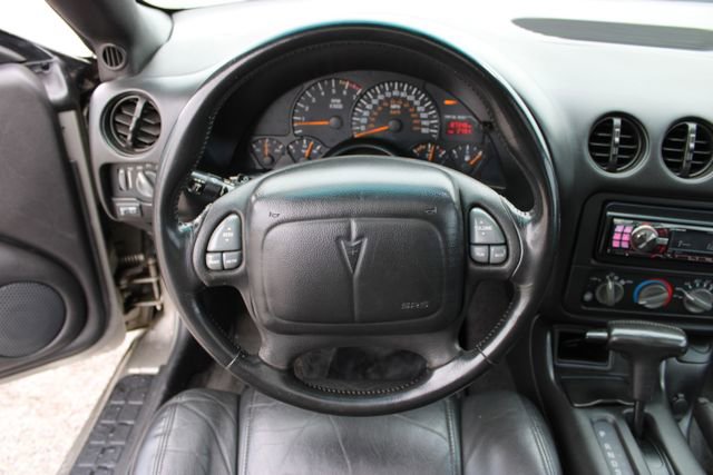 Used 2001 Pontiac Firebird Formula w/ Protection Group RWD image 16