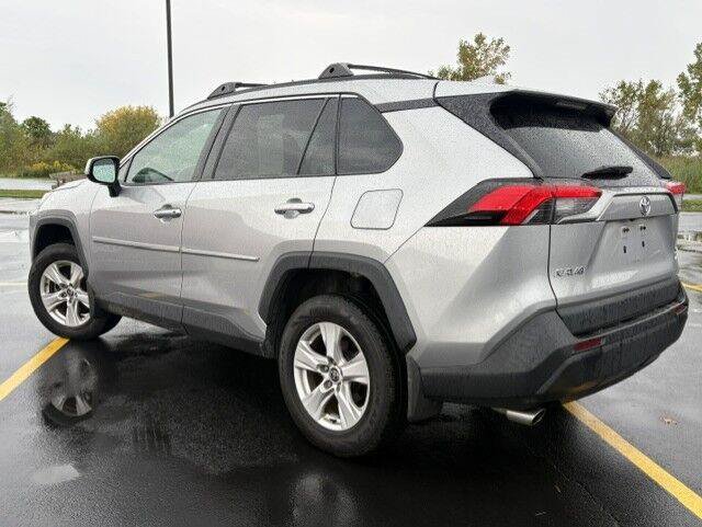Used 2021 Toyota RAV4 XLE AWD/4WD image 11