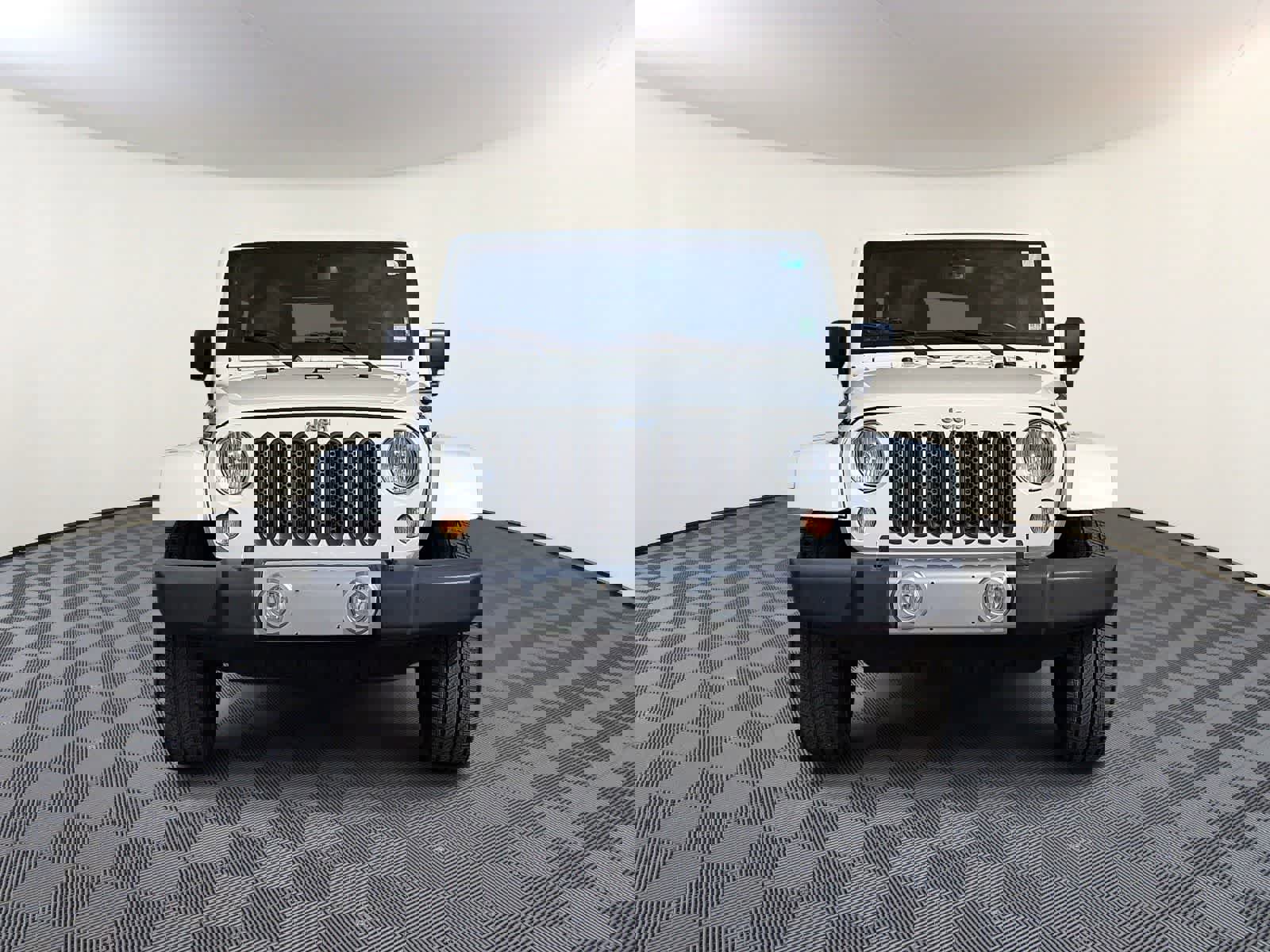 Used 2015 Jeep Wrangler Unlimited Sahara w/ Connectivity Group image 3