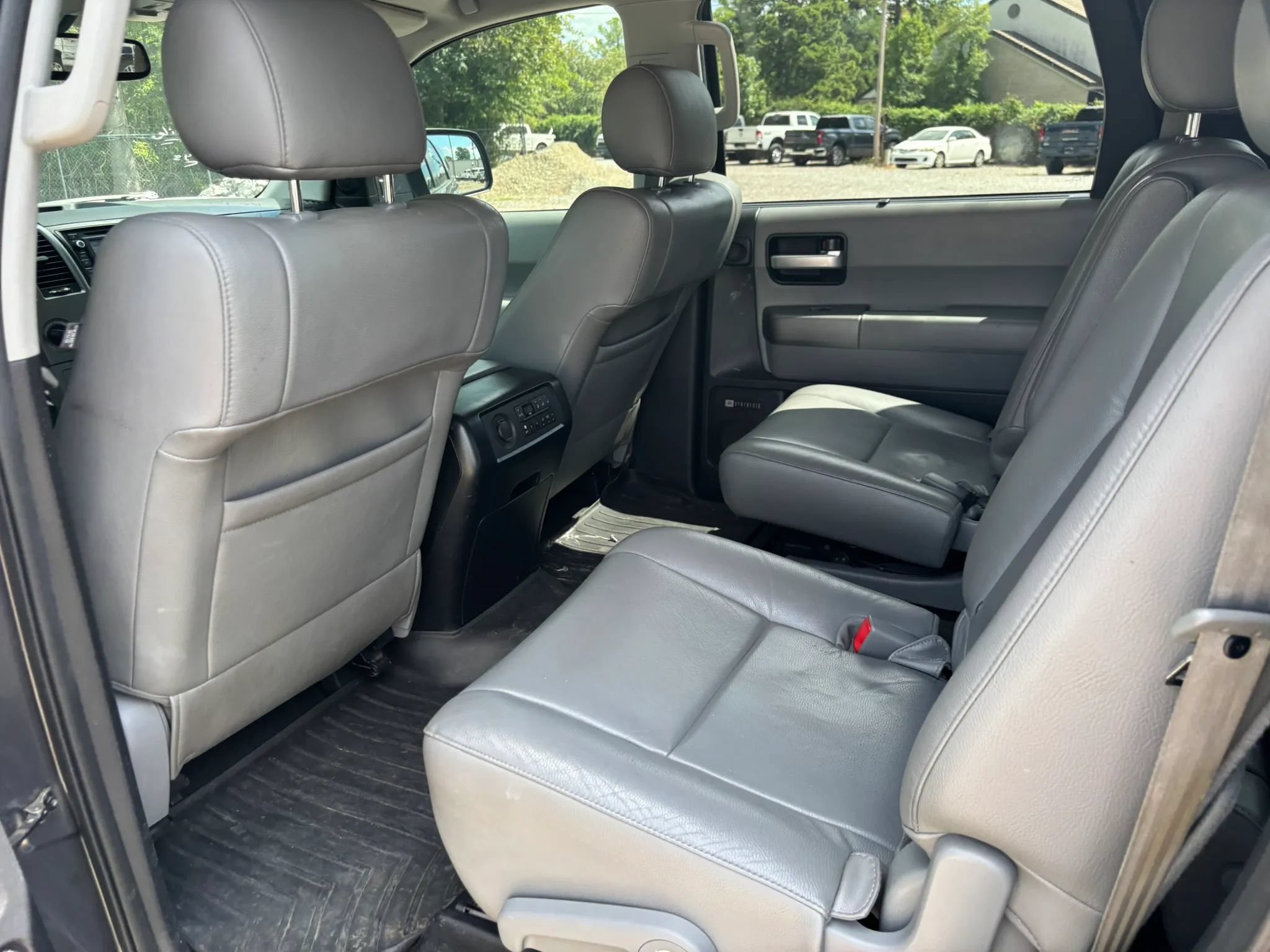 Used 2014 Toyota Sequoia Limited AWD/4WD image 12
