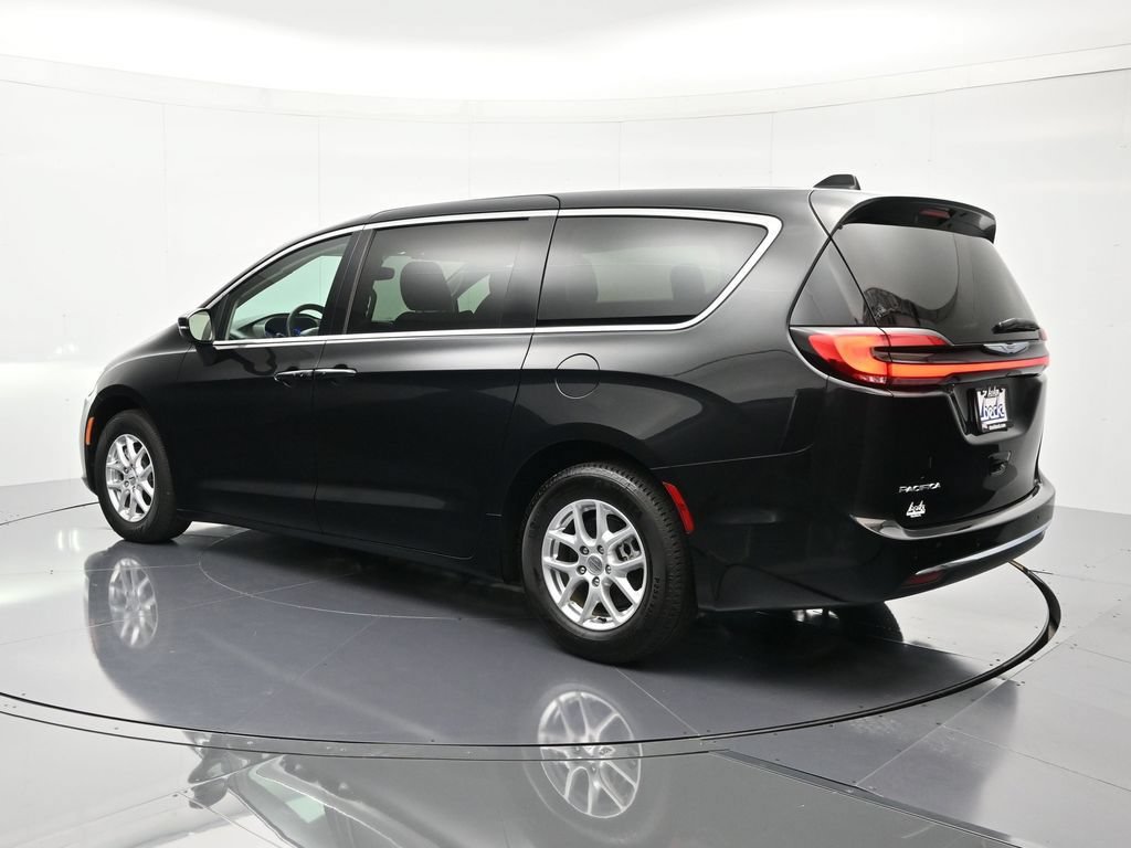 Certified 2023 Chrysler Pacifica Touring-L FWD image 7