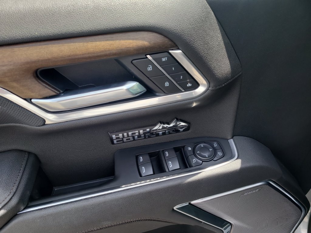 Used 2025 Chevrolet Silverado 1500 High Country w/ High Country Premium Package AWD/4WD image 15