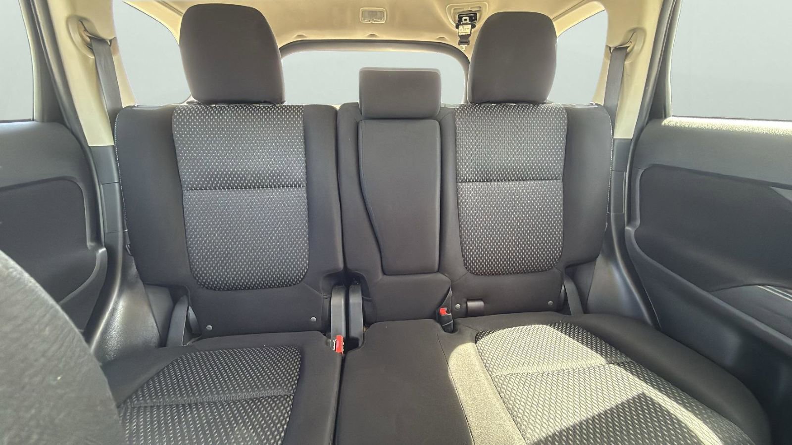 Used 2018 Mitsubishi Outlander ES image 21
