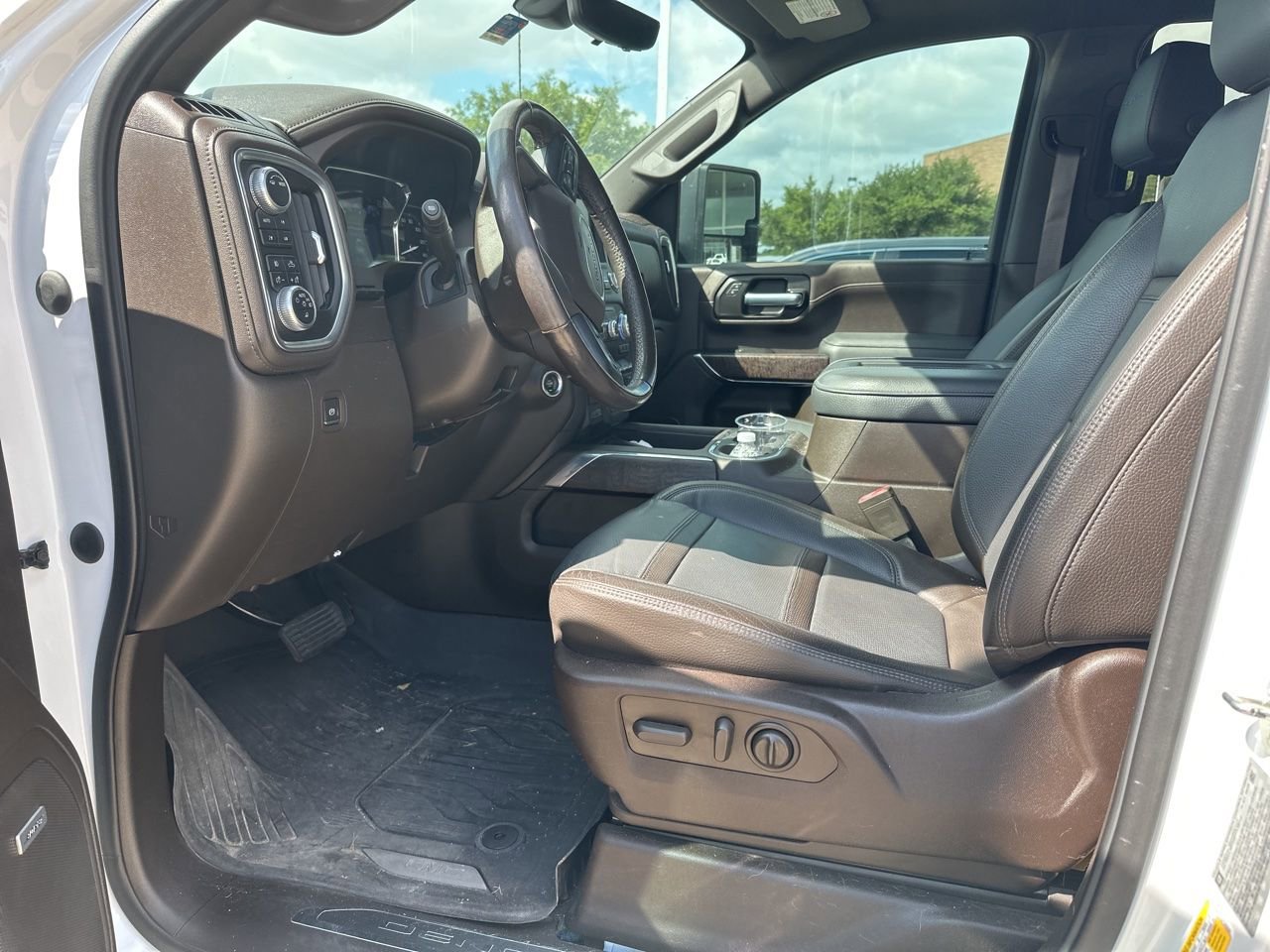 Used 2020 GMC Sierra 2500 Denali w/ Denali Ultimate Package AWD/4WD image 4