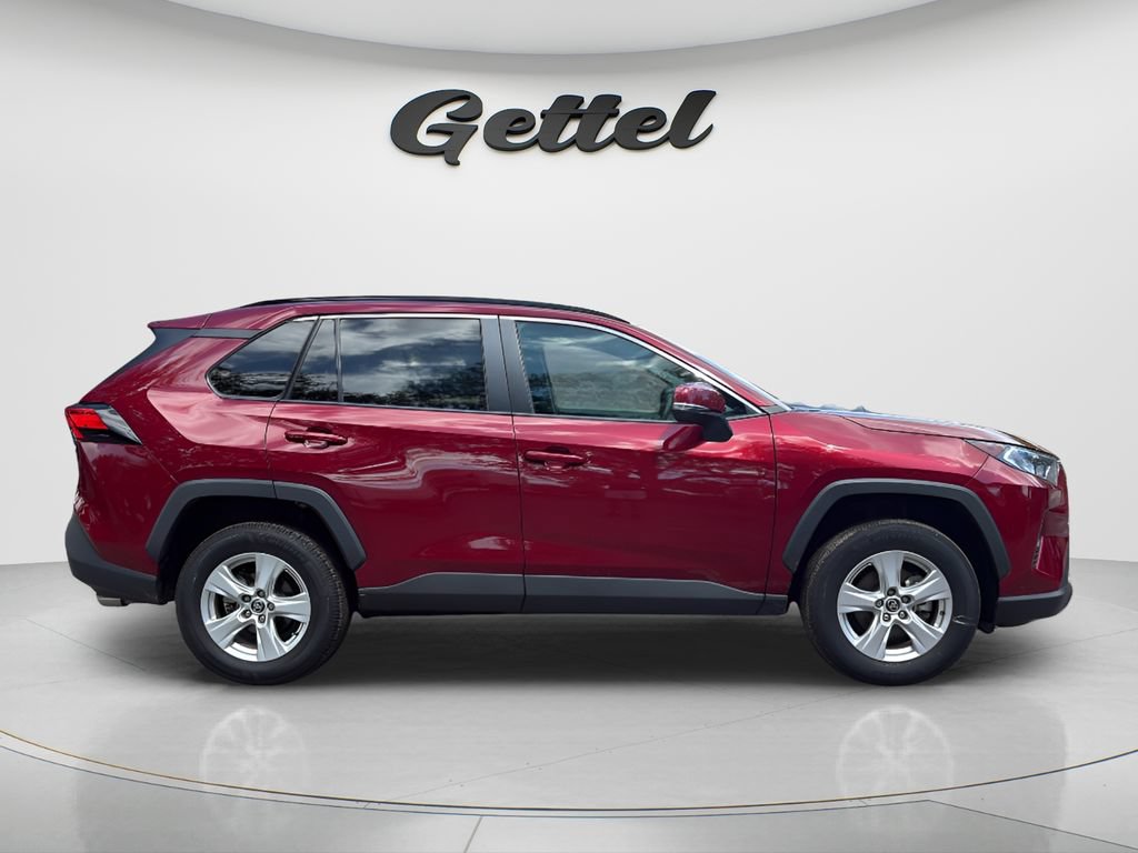 Used 2021 Toyota RAV4 XLE FWD image 4