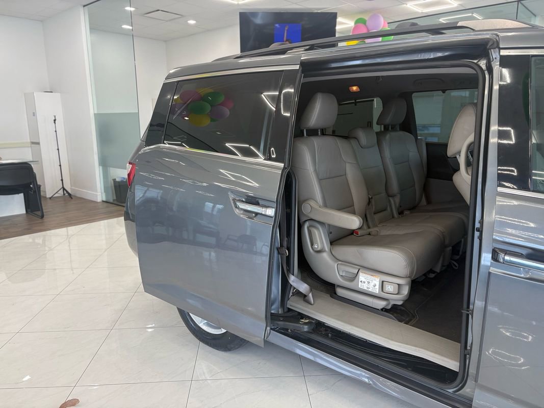 Used 2013 Honda Odyssey Touring image 15