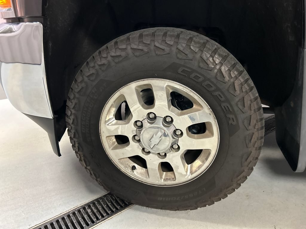 Used 2015 Chevrolet Silverado 2500 LT AWD/4WD image 9