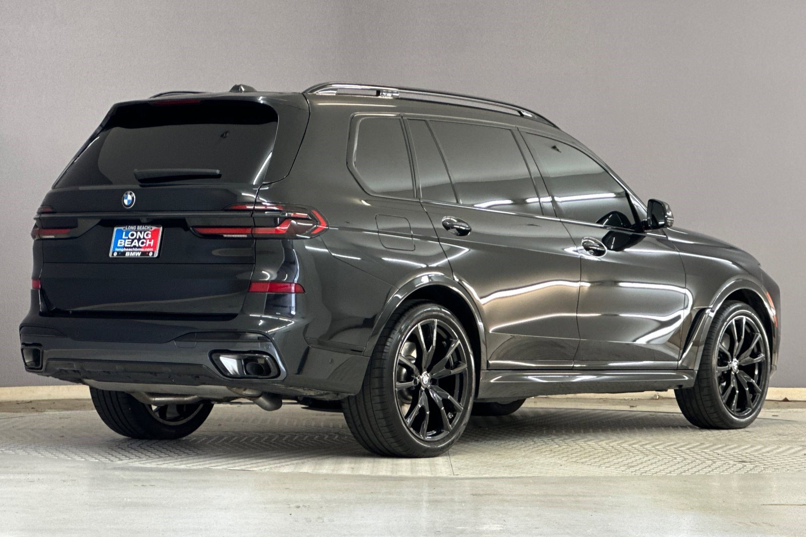 Certified 2025 BMW X7 xDrive40i w/ M Sport Package image 8