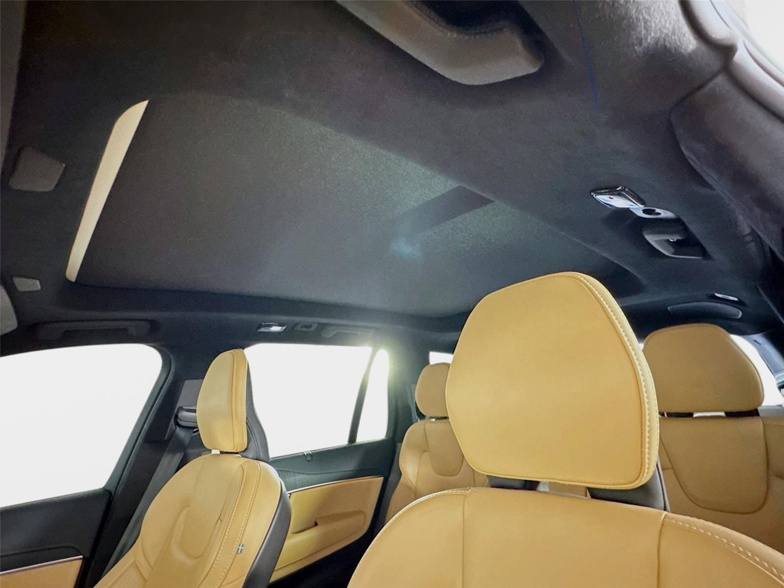 Used 2023 Volvo XC90 T8 Ultimate w/ Lounge Package AWD/4WD image 14