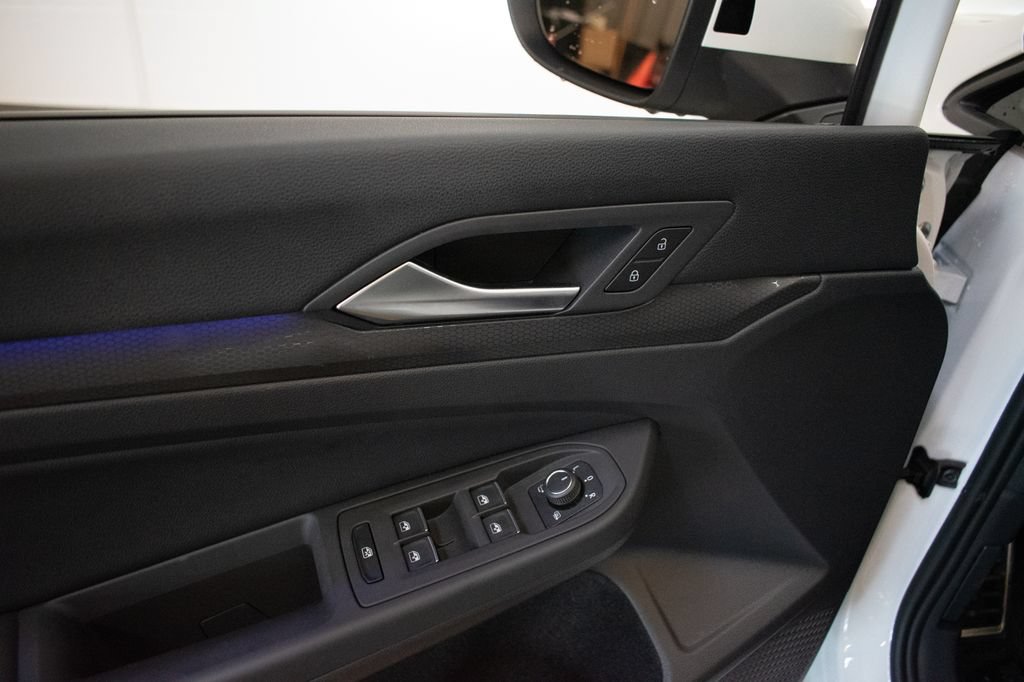 Used 2024 Volkswagen GTI SE FWD image 22