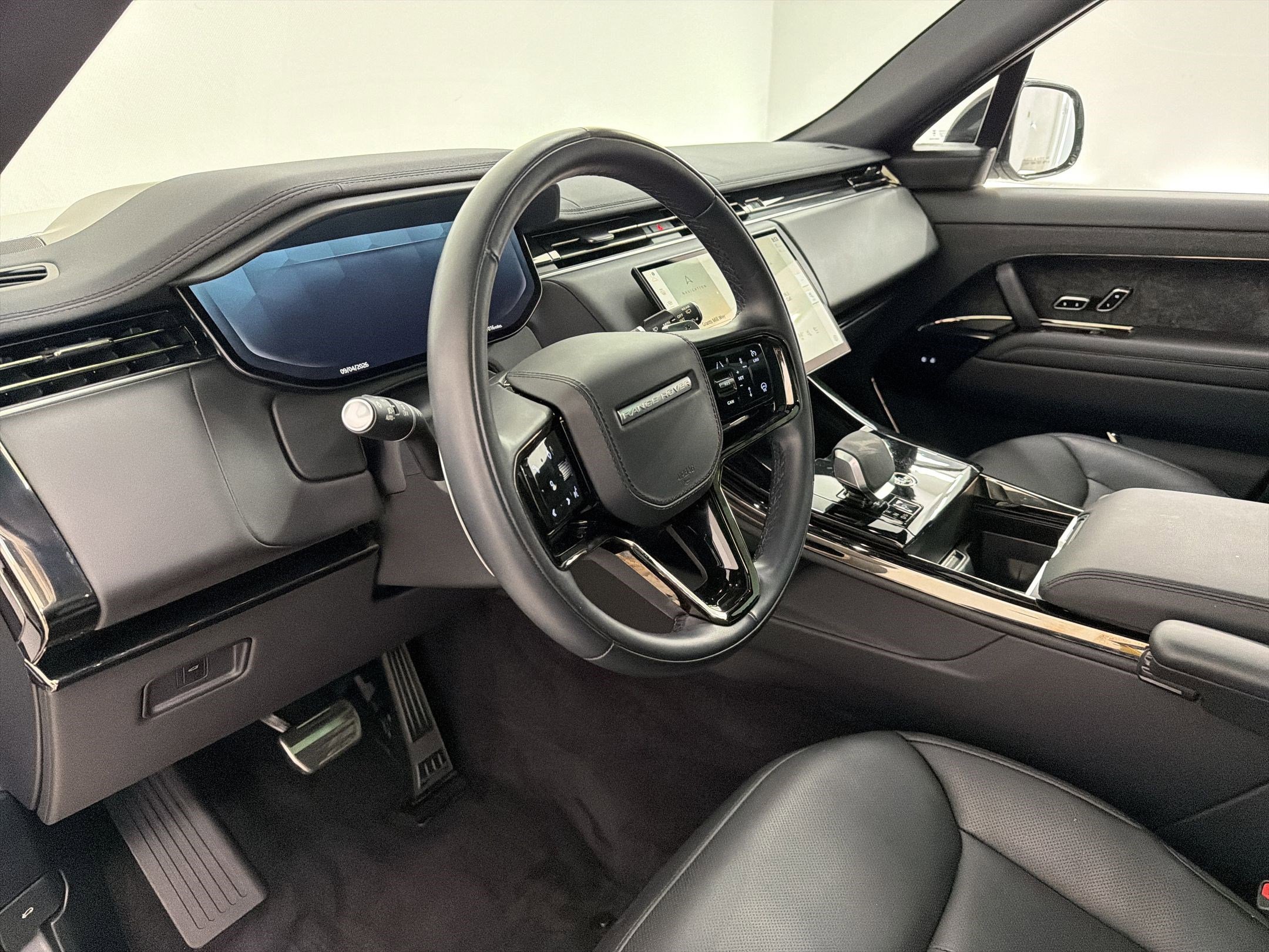 Used 2024 Land Rover Range Rover Sport Dynamic SE image 4